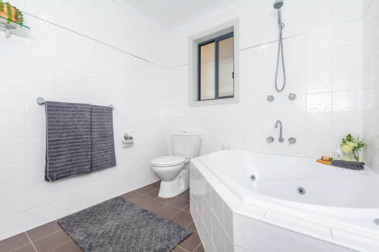 Wal42b – Poolside Oasis by Experience Jervis Bay