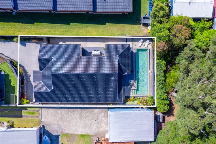 Wal42b – Poolside Oasis by Experience Jervis Bay