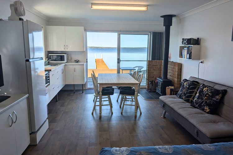 Nav135 – The Boathouse on Naval by Experience Jervis Bay
