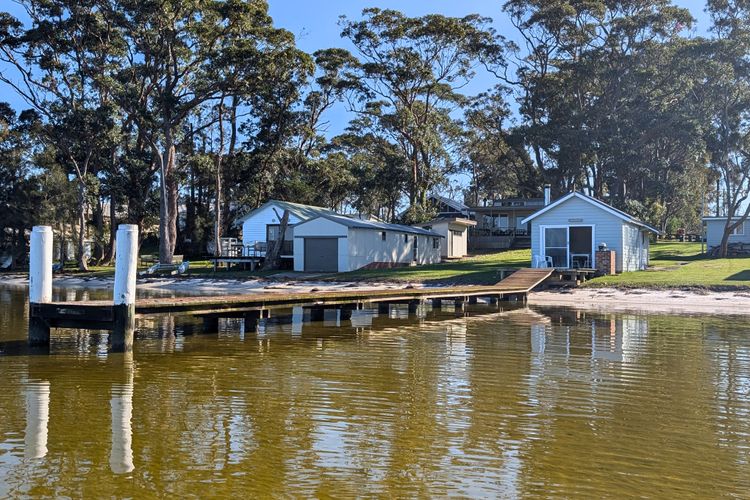 Nav135 – The Boathouse on Naval by Experience Jervis Bay