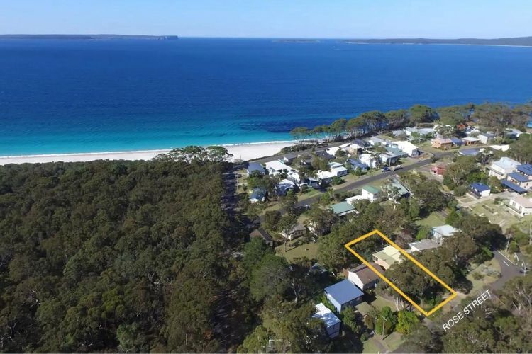 Ros10 – All Decked Out @ Hyams Beach by Experience Jervis