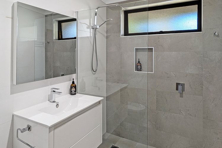 Ros10 – All Decked Out @ Hyams Beach by Experience Jervis