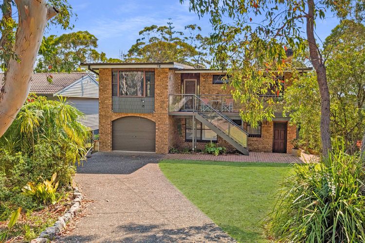 Ros10 – All Decked Out @ Hyams Beach by Experience Jervis