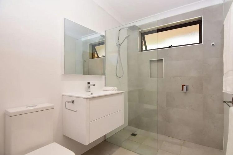 Ros10 – All Decked Out @ Hyams Beach by Experience Jervis