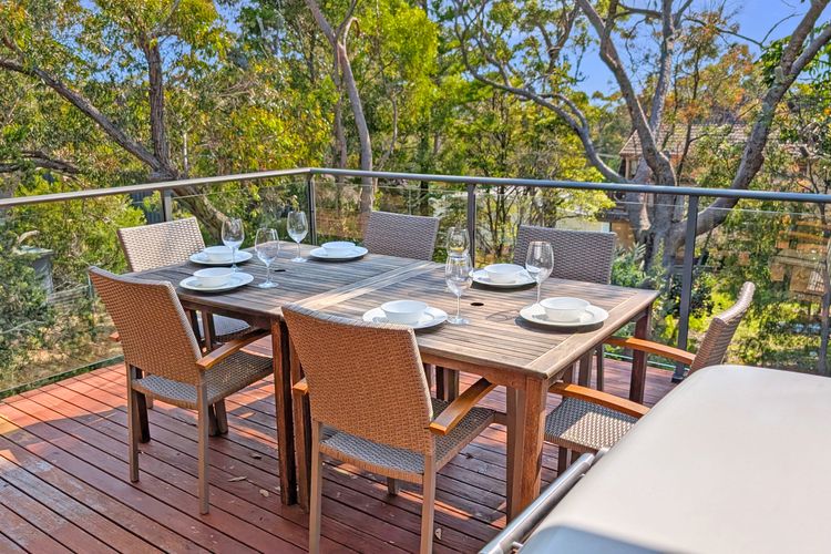 Ros10 – All Decked Out @ Hyams Beach by Experience Jervis