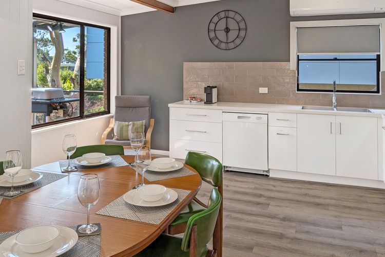 Ros10 – All Decked Out @ Hyams Beach by Experience Jervis