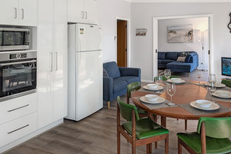 Ros10 – All Decked Out @ Hyams Beach by Experience Jervis