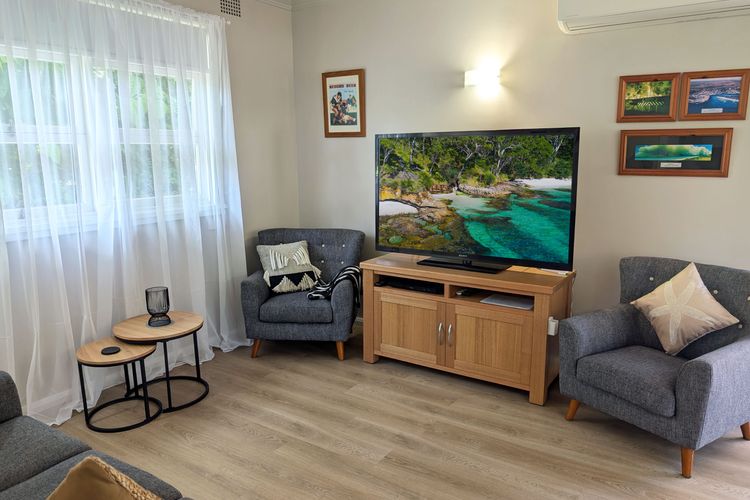 Bow4 – Jack’s Beach Shack by Experience Jervis Bay