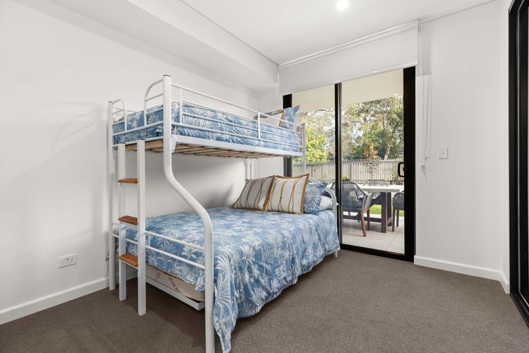 FegAG04/15 – Serene by Experience Jervis Bay