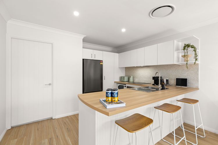 Cur3/50 – Pipis Huskisson by Experience Jervis Bay