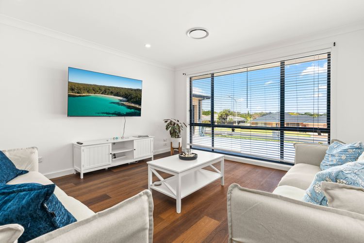 Tur34 – Topsy Turvey by Experience Jervis Bay