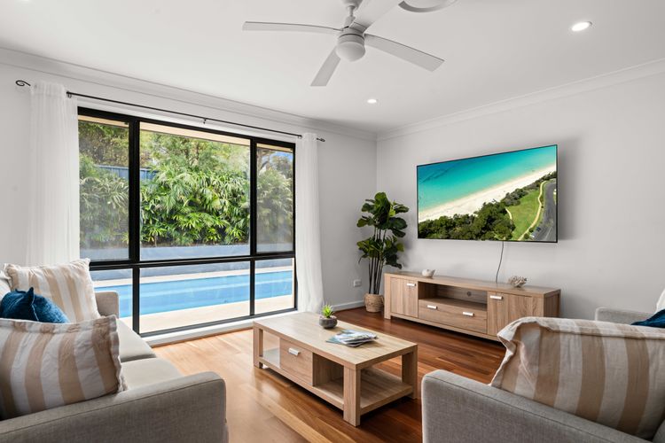 Tur34 – Topsy Turvey by Experience Jervis Bay