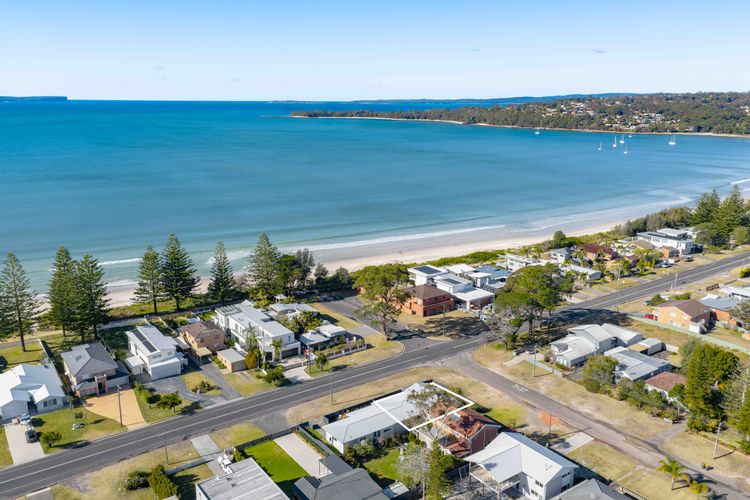 Bay1a – Bayswater Beach House 1 by Experience Jervis Bay