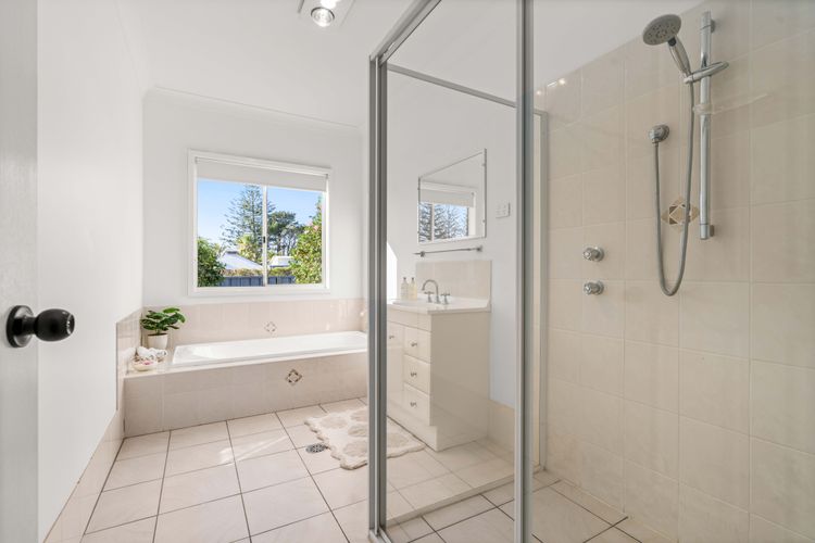 Bay1a – Bayswater Beach House 1 by Experience Jervis Bay