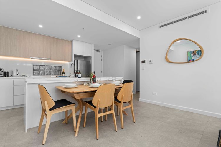 FegAG02/15 FYVE@Allura by Experience Jervis Bay