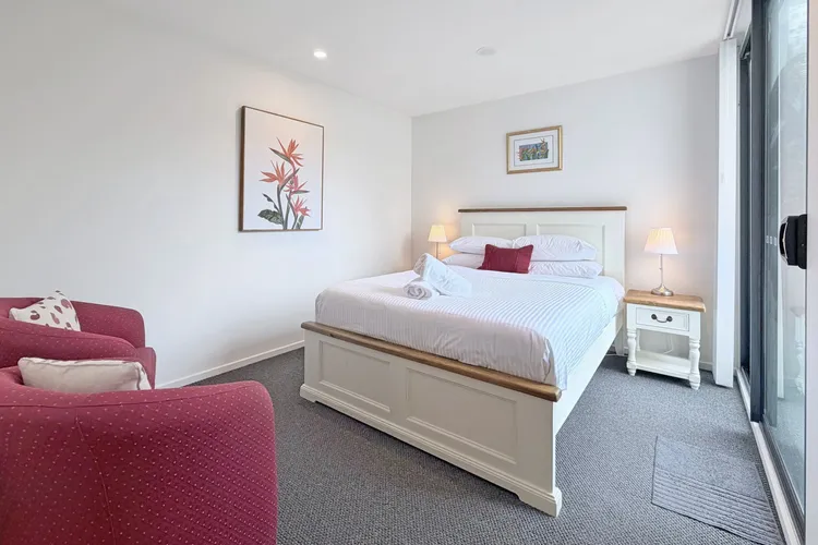 Now1/13 – Saltaire by Experience Jervis Bay