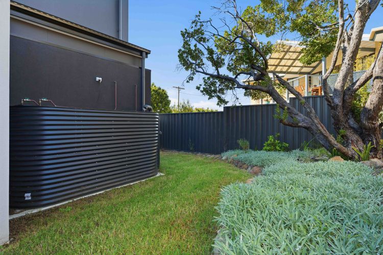 Dac1b – 90 Degrees by Experience Jervis Bay