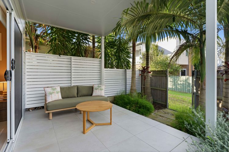 Haw4/44 – Palms by the Bay by Experience Jervis Bay