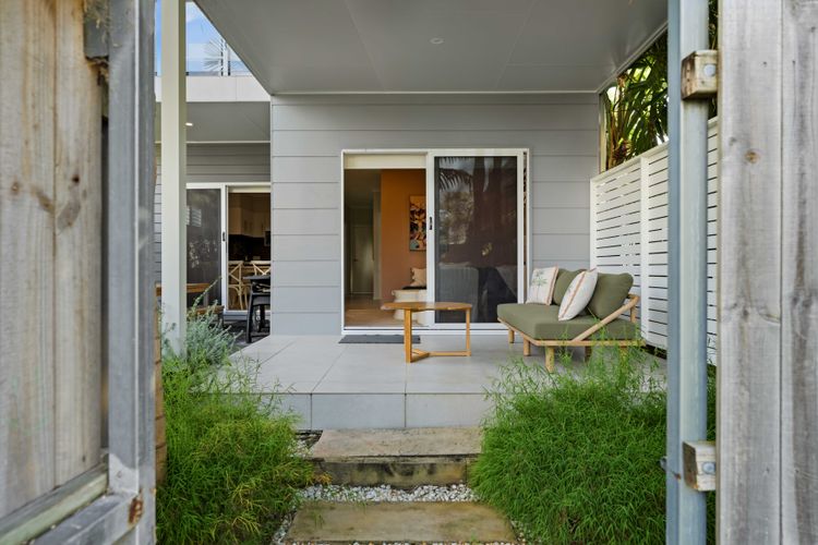 Haw4/44 – Palms by the Bay by Experience Jervis Bay