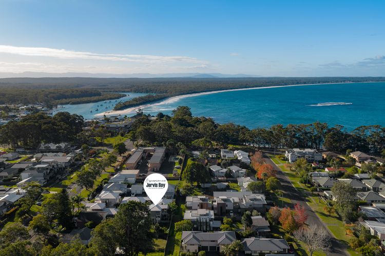 Haw4/44 – Palms by the Bay by Experience Jervis Bay