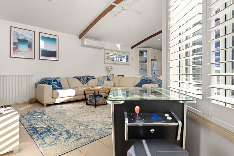 Dun2/9 – White Sands Deck House by Experience Jervis Bay
