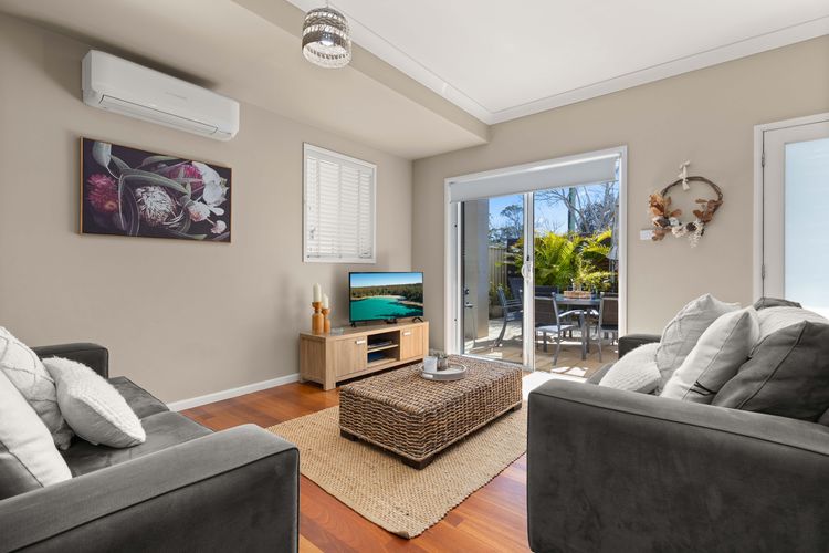 Mor1/6 – Husky Haven by Experience Jervis Bay