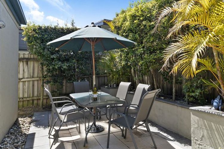 Cur1/38 – Husky House by Experience Jervis Bay
