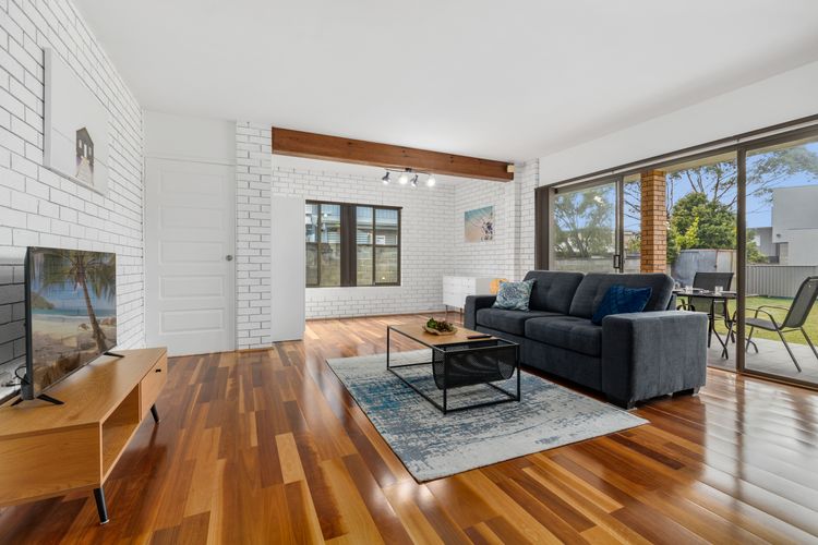 Eli8 – Ammos by Experience Jervis Bay