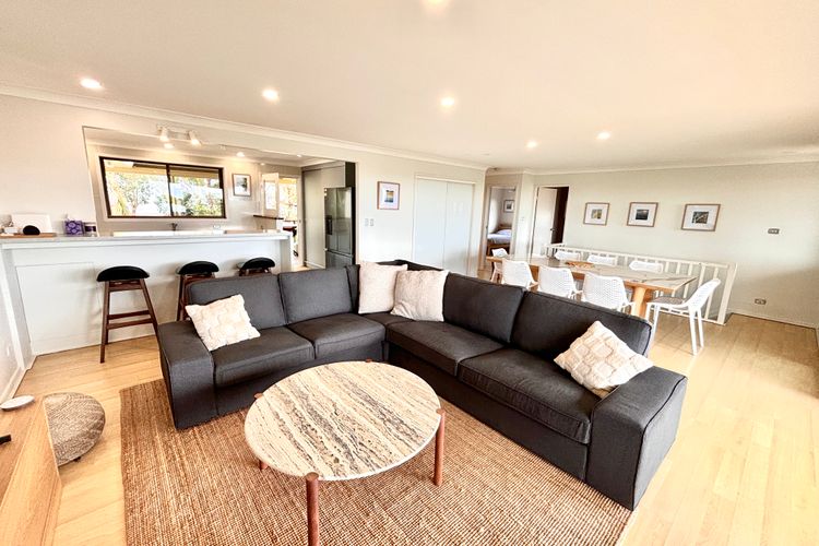 Sea Breeze, 16 Wirraway Ave