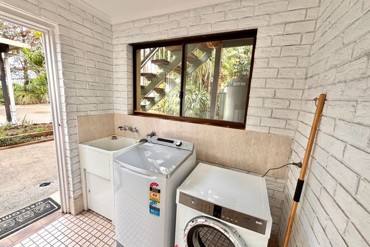 Sea Breeze, 16 Wirraway Ave