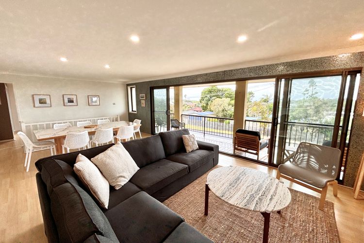 Sea Breeze, 16 Wirraway Ave