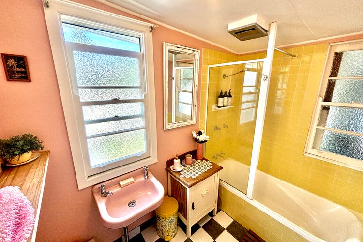 River Cottage on Cherry – Pet Friendly