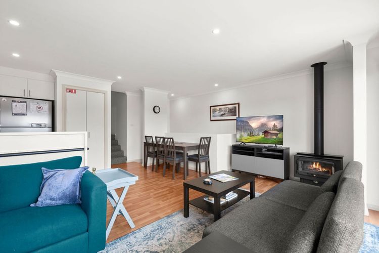 Pentagon – 2/65 Gippsland Street