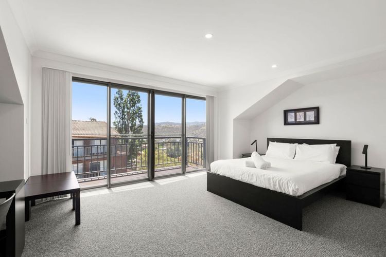 Pentagon – 2/65 Gippsland Street