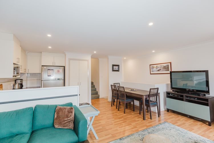 Pentagon – 2/65 Gippsland Street