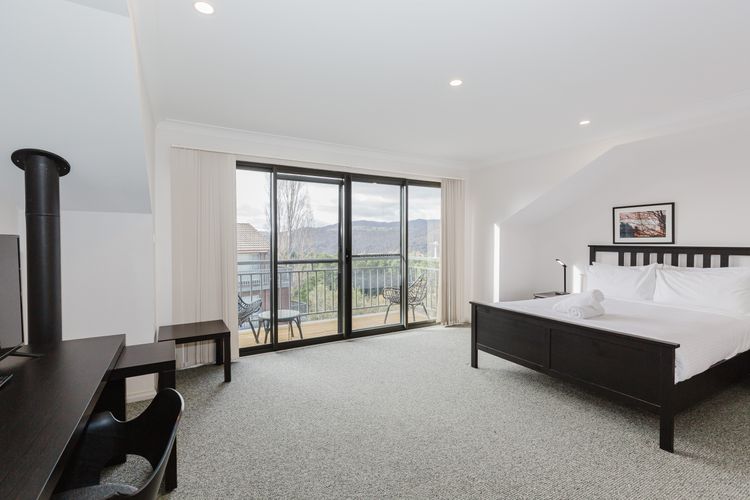 Pentagon – 2/65 Gippsland Street