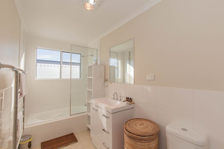 St Helenas – 5 Twynam Street