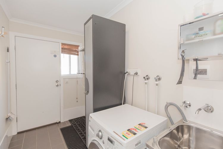 St Helenas – 5 Twynam Street