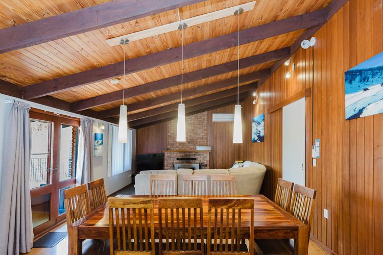 The Lakefront – 2/69 Townsend Street