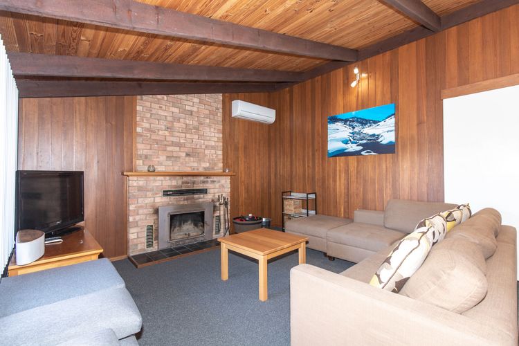 The Lakefront – 2/69 Townsend Street