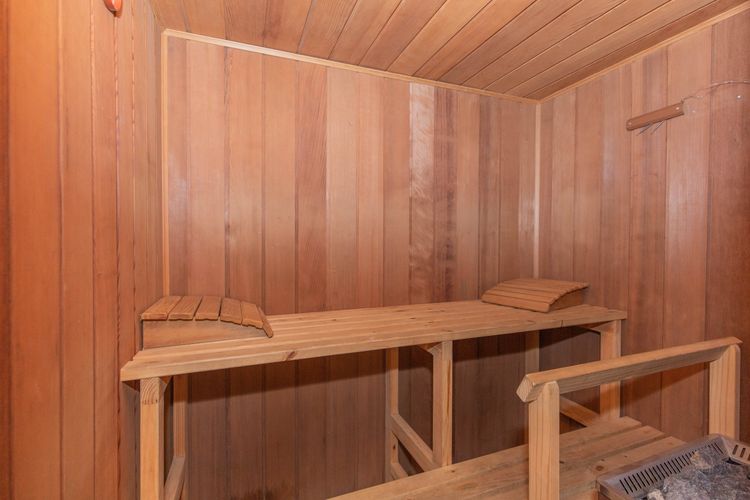 The Lakefront – 2/69 Townsend Street