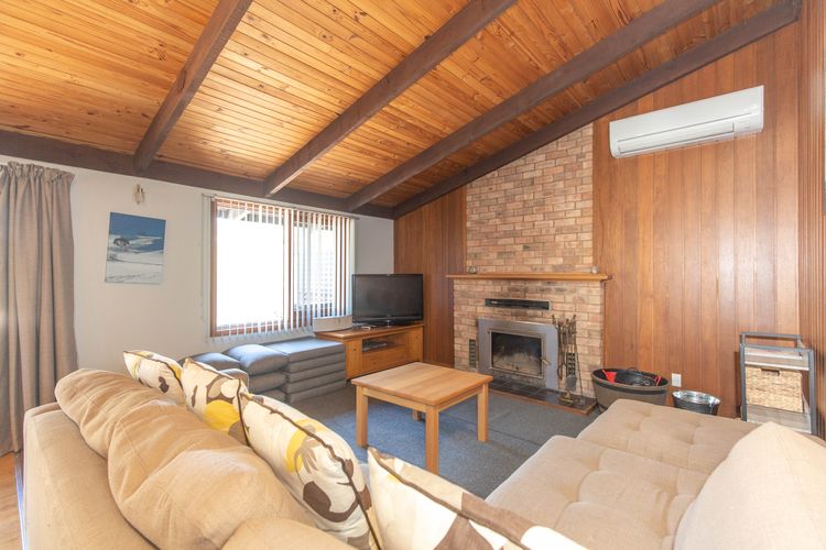 The Lakefront – 2/69 Townsend Street