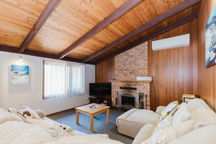 The Lakefront – 2/69 Townsend Street