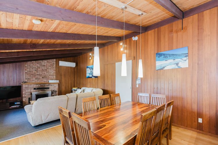 The Lakefront – 2/69 Townsend Street