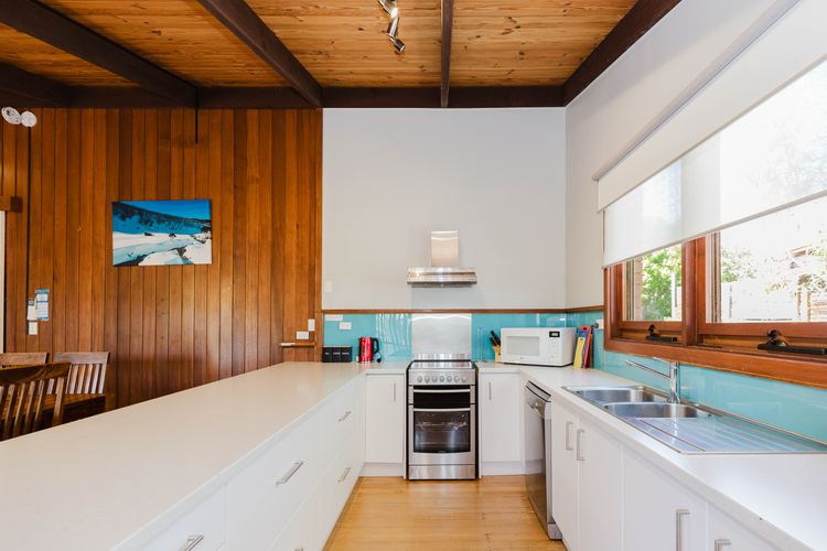 The Lakefront – 2/69 Townsend Street