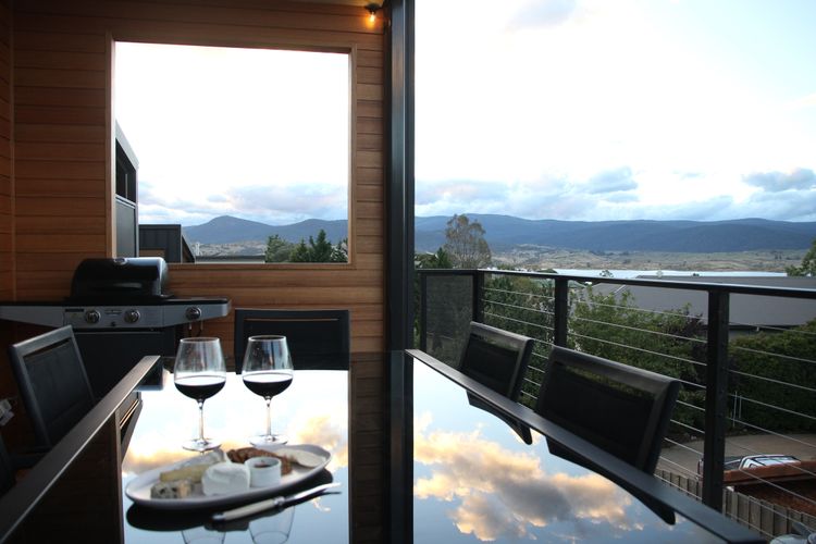 Spuren –  4/2 Echidna Place, East Jindabyne
