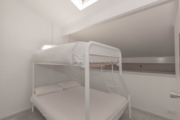 Razorback – 1/1 Gippsland Street