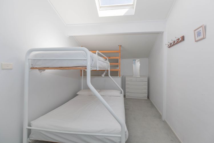 Razorback – 1/1 Gippsland Street