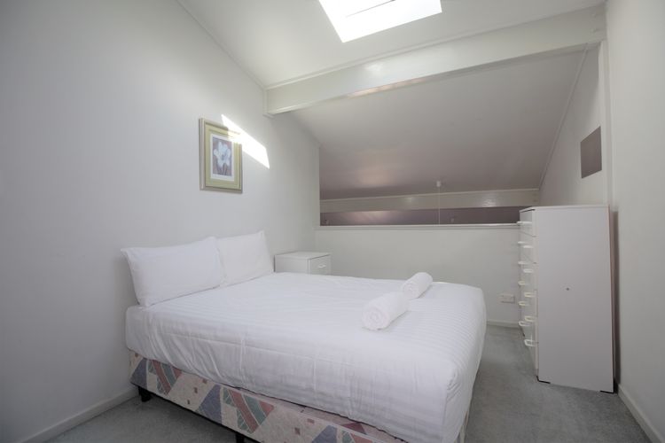 Razorback – 11/1 Gippsland St