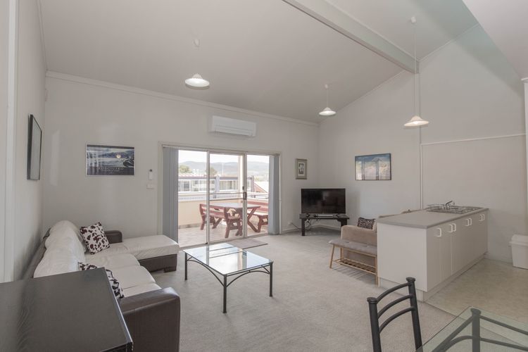 Razorback – 11/1 Gippsland St